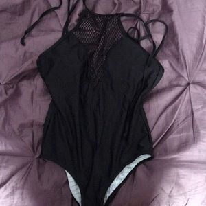 one piece black swimsuit
